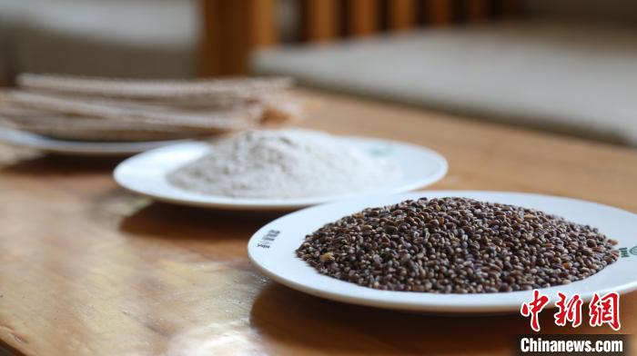 图为河北省邯郸市馆陶县黑小麦产品。 郭江鹏 摄 图为河北省邯郸市馆陶县黑小麦产品。 郭江鹏 摄