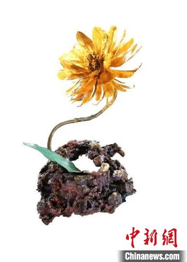 《永远的昙花》荣获第十九届中国国际铸造博览会艺术金奖 张久愿 摄