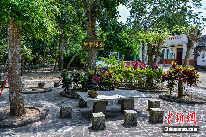 图为4月15日拍摄的茂园村“文化扶贫”的重要平台——“乡贤课堂”。 <a target='_blank' href='/'>中新社</a>记者 骆云飞 摄