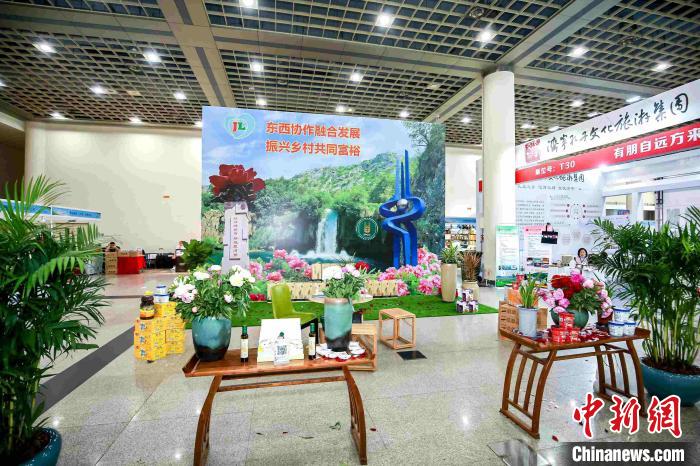 文旅企业参展第二届山东国际精品旅游产业博览会。　孙婷婷 摄