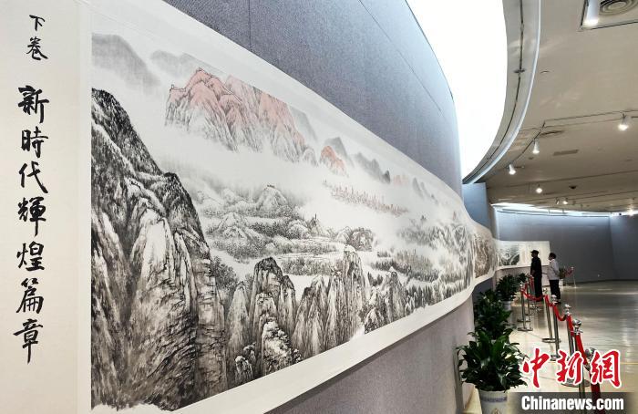 《中国大运河史诗图卷》中期成果特展下卷“新时代辉煌篇章”。 崔佳明 摄 《中国大运河史诗图卷》中期成果特展下卷“新时代辉煌篇章”。 崔佳明 摄