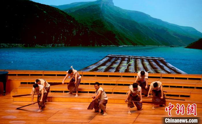 图为“长江情系香江”庆祝香港回归祖国25周年音乐会现场 张畅 摄