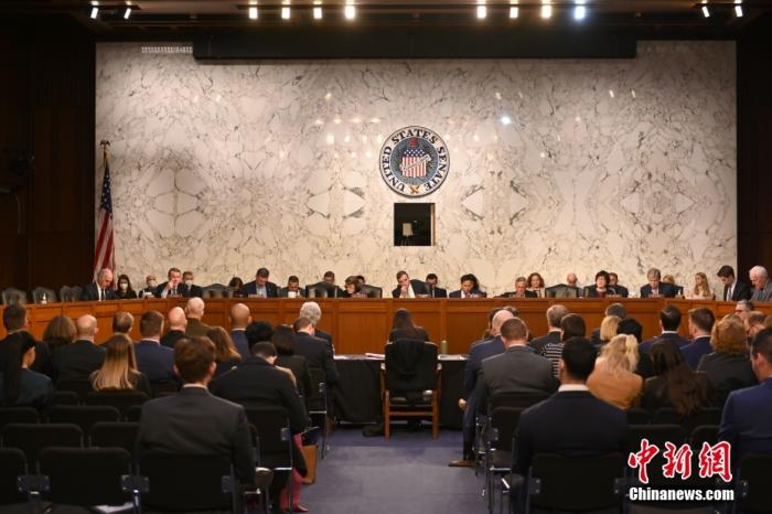 资料图：美情报部门负责人就乌克兰局势出席国会参议院情报委员会听证会。 <a target='_blank' href='/'>中新社</a>记者 陈孟统 摄