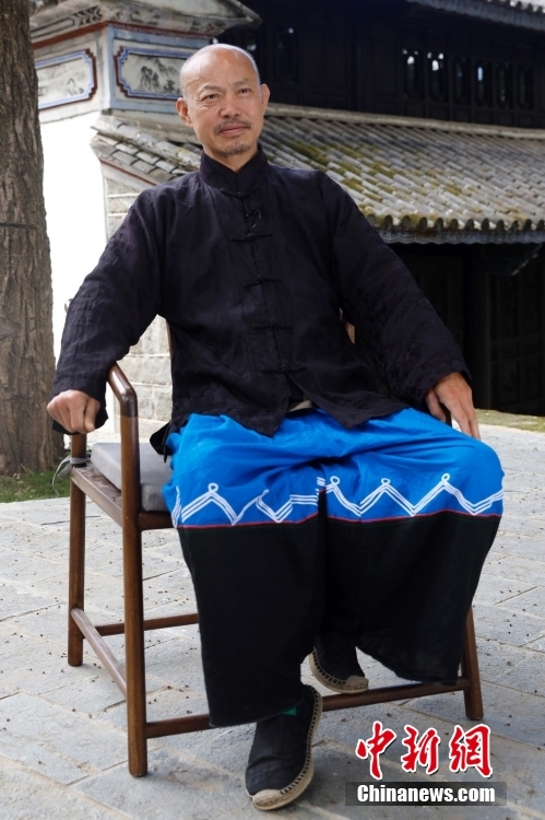 图为5月11日，康夫在云南大理古城旁的古院落内接受<a target='_blank' href='/'>中新社</a>记者采访。 <a target='_blank' href='/'>中新社</a>记者 李嘉娴 摄