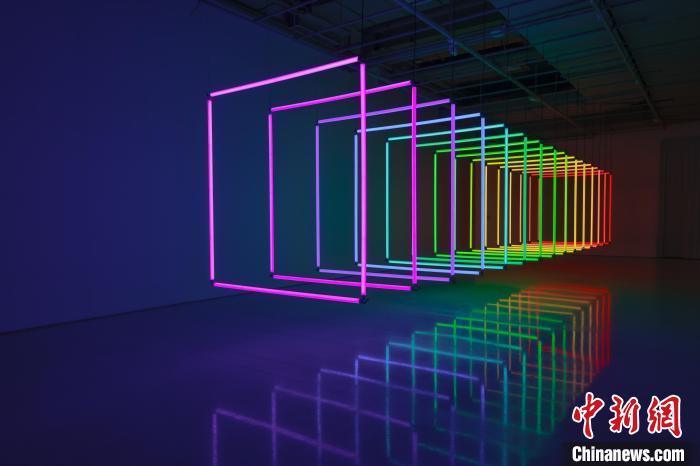 《光谱(框架版)》 Olivier Ratsi 北京时代美术馆供图 《光谱(框架版)》 Olivier Ratsi 北京时代美术馆供图