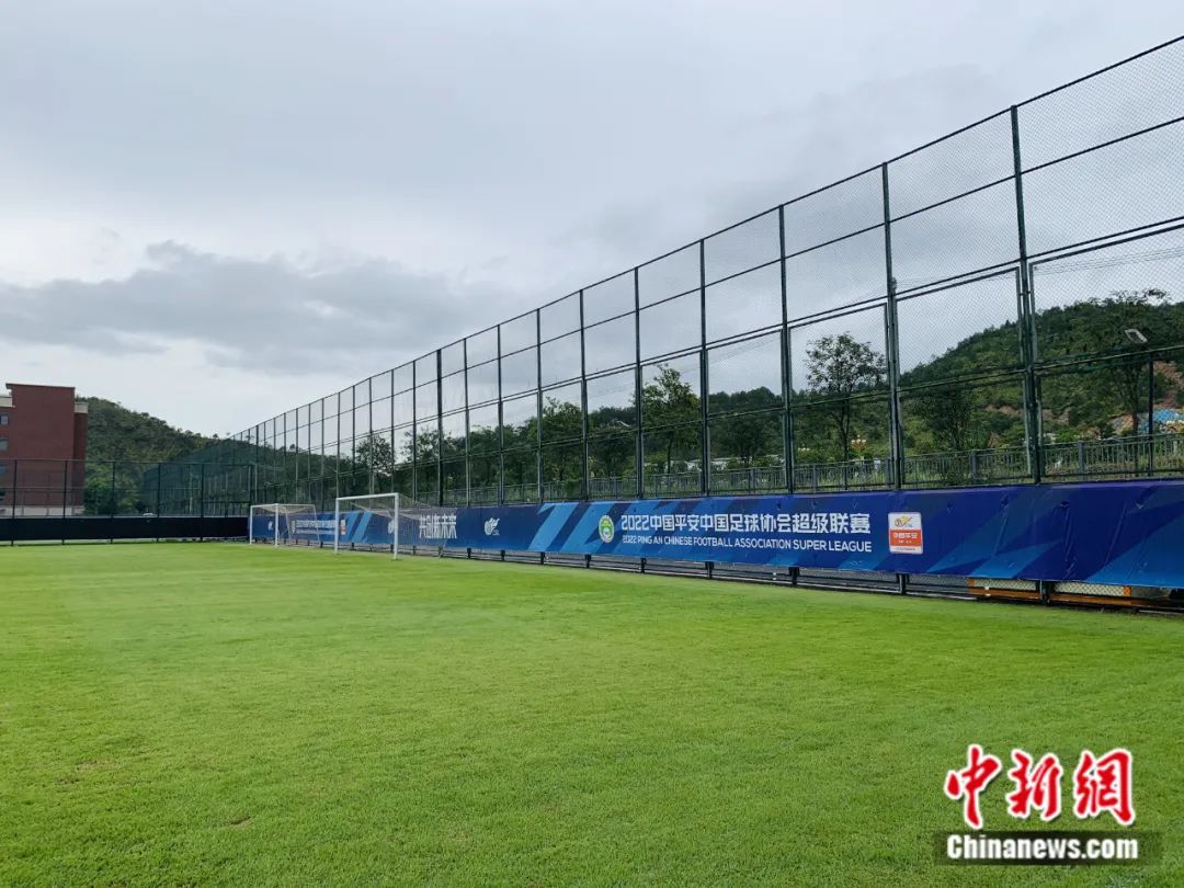 中超联赛梅州赛区训练场。<a target='_blank' href='/' >中新网</a>记者 卞立群 摄