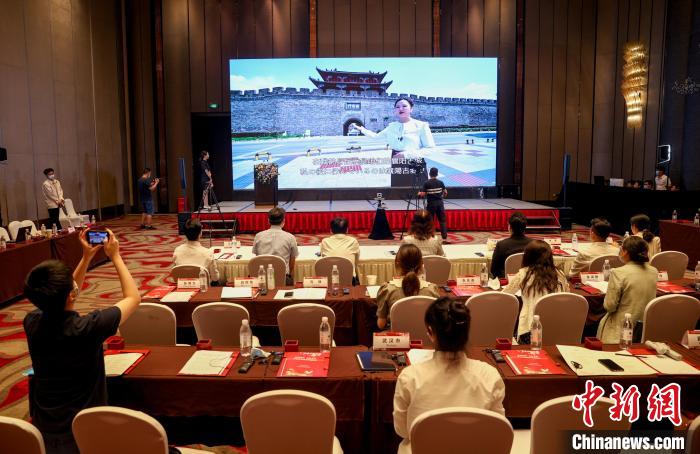 中日友城青少年通过视频和演讲形式，云端共述友城情谊 张畅 摄