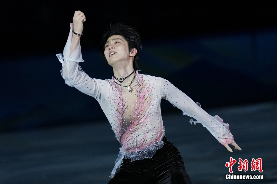 2月20日,北京2022年冬奥会花样滑冰表演滑在首都体育馆举行。图为日本队选手羽生结弦在表演滑中。<a target='_blank' href='/'>中新社</a>记者 崔楠 摄
2月20日,北京2022年冬奥会花样滑冰表演滑在首都体育馆举行。图为日本队选手羽生结弦在表演滑中。<a target='_blank' href='/'>中新社</a>记者 崔楠 摄