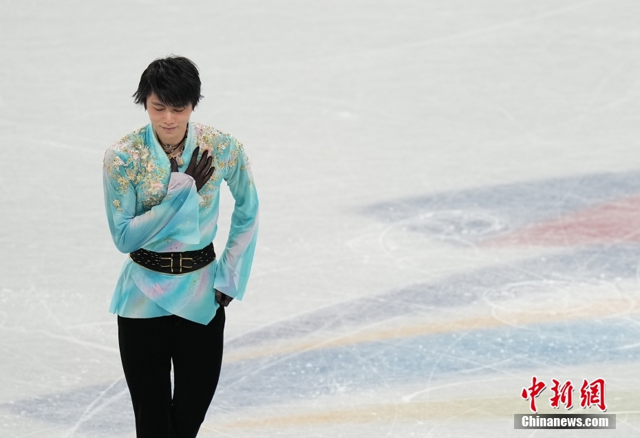 2月10日,北京冬奥会花样滑冰男子单人滑自由滑比赛中,尽管日本名将羽生结弦在挑战阿克塞尔四周跳(4A)时未能成功,但他还是完成了整套动作。至此,羽生结弦以总分283.21分结束了在北京冬奥会上的全部比赛。<a target='_blank' href='/'>中新社</a>记者 崔楠 摄 2月10日,北京冬奥会花样滑冰男子单人滑自由滑比赛中,尽管日本名将羽生结弦在挑战阿克塞尔四周跳(4A)时未能成功,但他还是完成了整套动作。至此,羽生结弦以总分283.21分结束了在北京冬奥会上的全部比赛。<a target='_blank' href='/'>中新社</a>记者 崔楠 摄